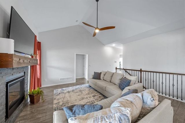 3732 NW 96th Place, Kansas City, MO 64154