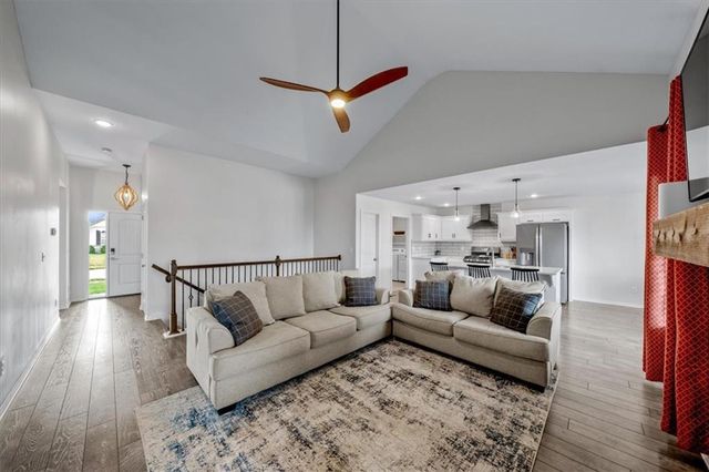 3732 NW 96th Place, Kansas City, MO 64154