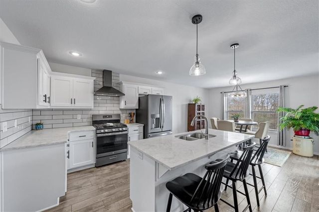 3732 NW 96th Place, Kansas City, MO 64154