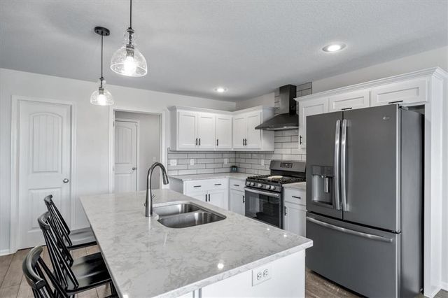 3732 NW 96th Place, Kansas City, MO 64154