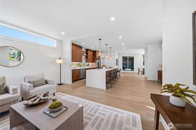 14342 Bagley Avenue N, Seattle, WA 98133