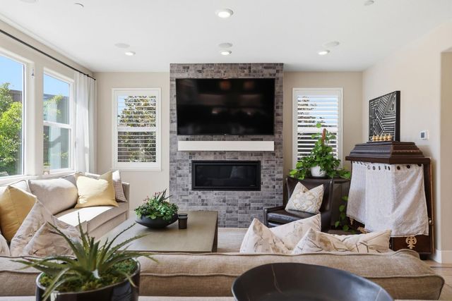 3335 Hackberry Way, Folsom, CA 95630