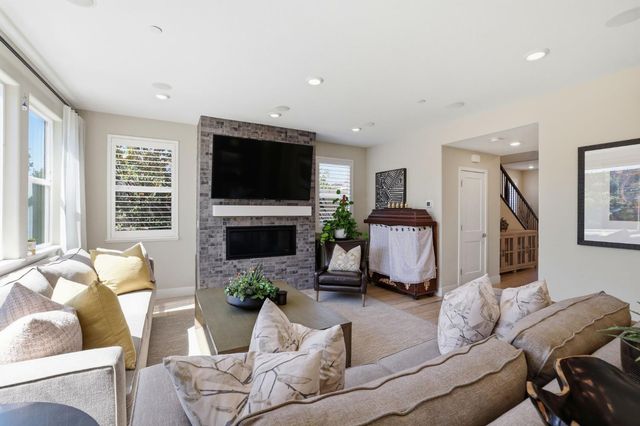3335 Hackberry Way, Folsom, CA 95630