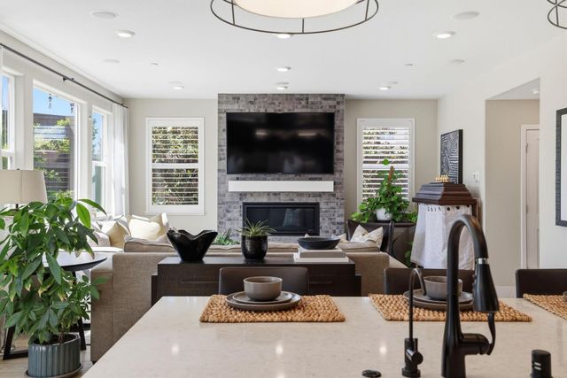 3335 Hackberry Way, Folsom, CA 95630