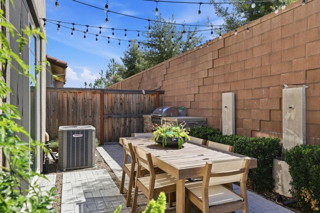 3335 Hackberry Way, Folsom, CA 95630