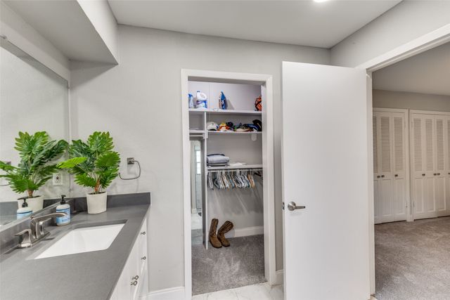 5818 E University Boulevard 236, Dallas, TX 75206