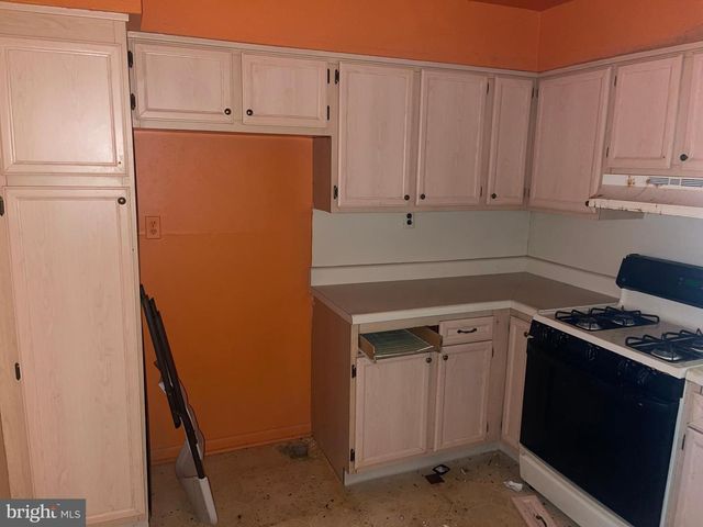 1348 W 7TH ST, Chester, PA 19013