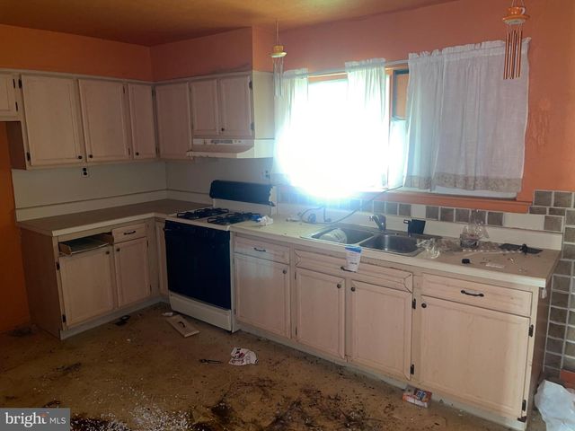 1348 W 7TH ST, Chester, PA 19013