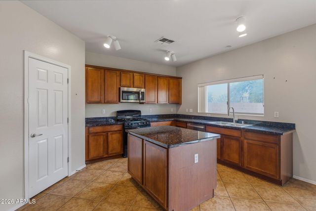 9444 W HUBBELL Street, Phoenix, AZ 85037