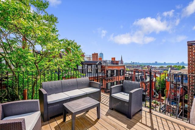 130 Myrtle St 7, Boston, MA 02114