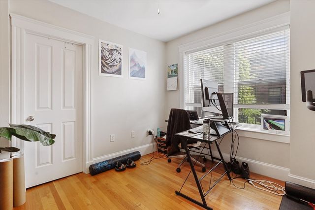 130 Myrtle St 7, Boston, MA 02114