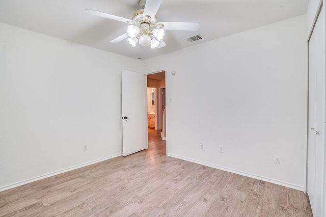 1102 Black Locust DR W, Pflugerville, TX 78660