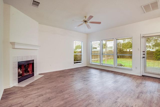 1102 Black Locust DR W, Pflugerville, TX 78660