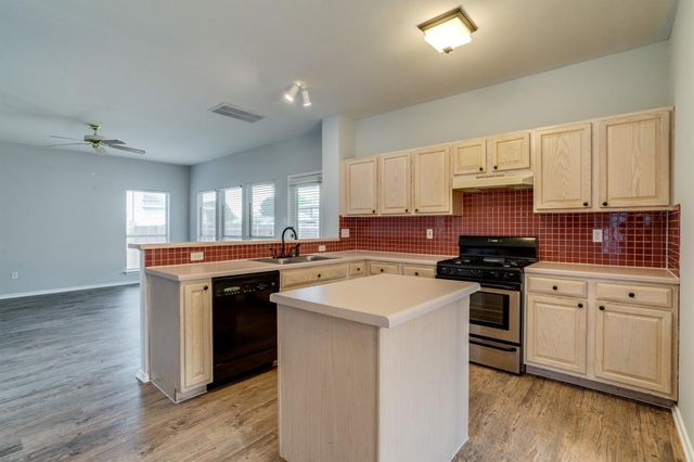 1102 Black Locust DR W, Pflugerville, TX 78660