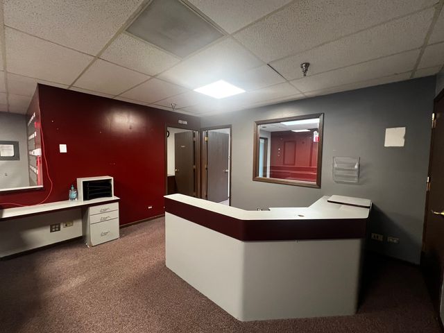 9944 S ROBERTS Road 208, Palos Hills, IL 60465