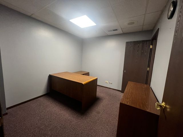 9944 S ROBERTS Road 208, Palos Hills, IL 60465