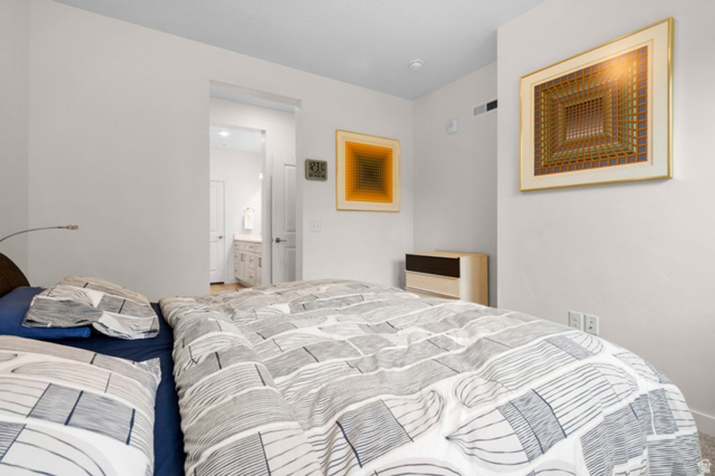 Image 13 of property listing at 8355 S SKY MIRROR LN #M102, Midvale, UT 84047