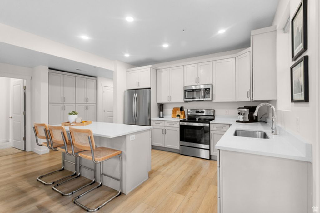 Image 17 of property listing at 8355 S SKY MIRROR LN #M102, Midvale, UT 84047