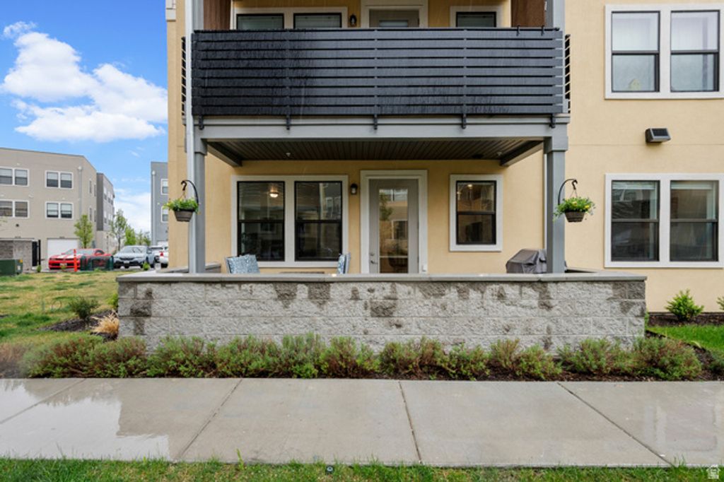 Image 22 of property listing at 8355 S SKY MIRROR LN #M102, Midvale, UT 84047