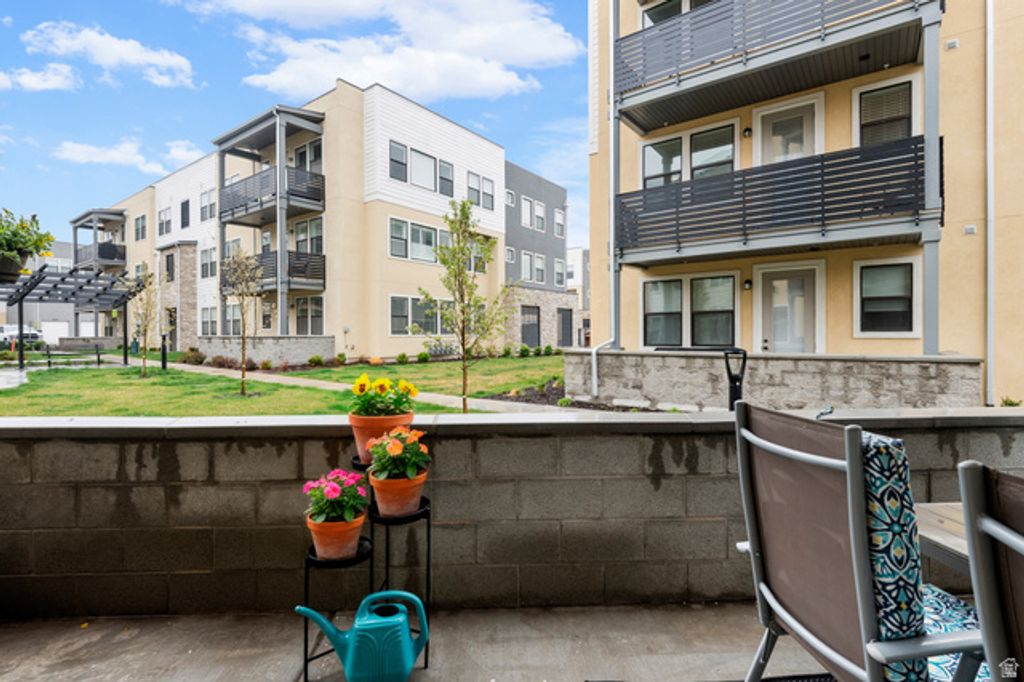 Image 24 of property listing at 8355 S SKY MIRROR LN #M102, Midvale, UT 84047