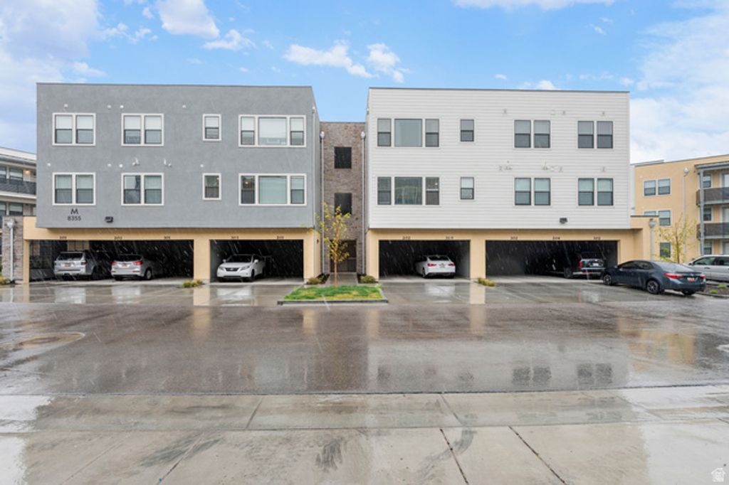 Image 27 of property listing at 8355 S SKY MIRROR LN #M102, Midvale, UT 84047