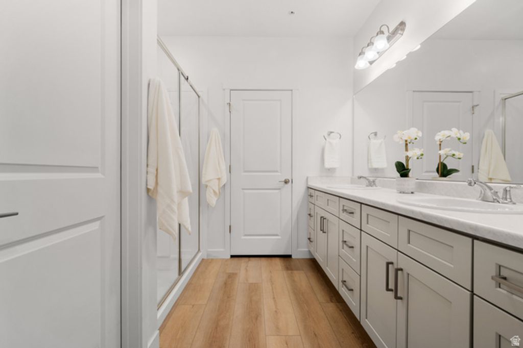 Image 5 of property listing at 8355 S SKY MIRROR LN #M102, Midvale, UT 84047