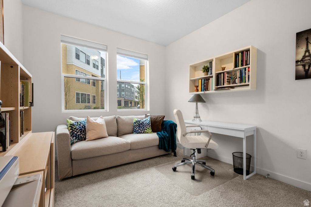 Image 6 of property listing at 8355 S SKY MIRROR LN #M102, Midvale, UT 84047