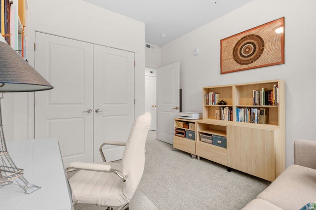 Image 7 of property listing at 8355 S SKY MIRROR LN #M102, Midvale, UT 84047