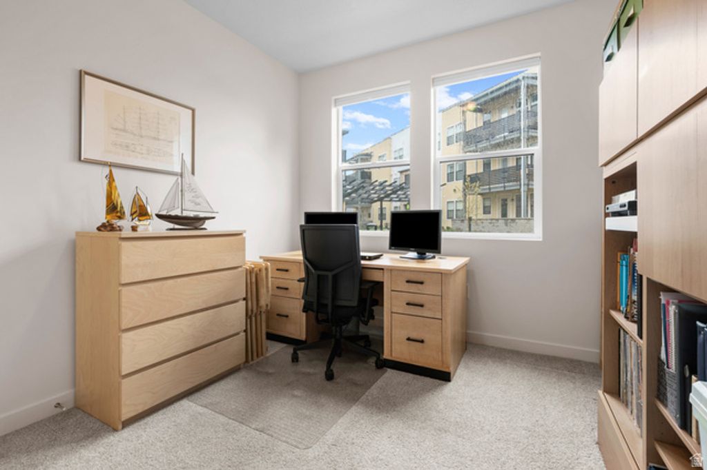 Image 8 of property listing at 8355 S SKY MIRROR LN #M102, Midvale, UT 84047