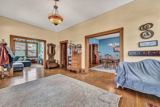 323 N Maple ST, Vinton, VA 24179