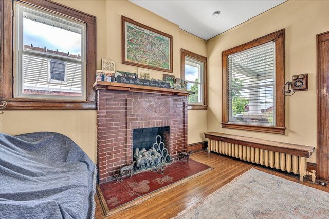 323 N Maple ST, Vinton, VA 24179