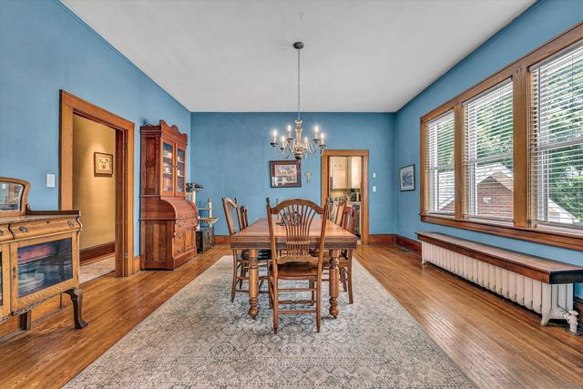 323 N Maple ST, Vinton, VA 24179