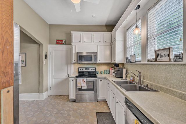 323 N Maple ST, Vinton, VA 24179