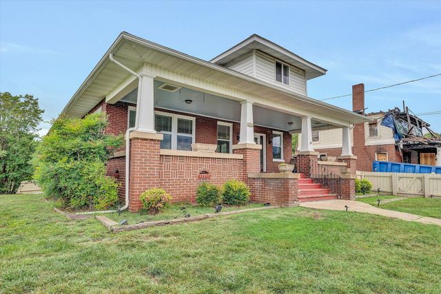323 N Maple ST, Vinton, VA 24179