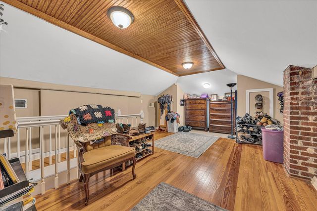 323 N Maple ST, Vinton, VA 24179