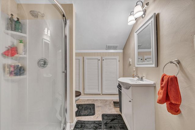 323 N Maple ST, Vinton, VA 24179