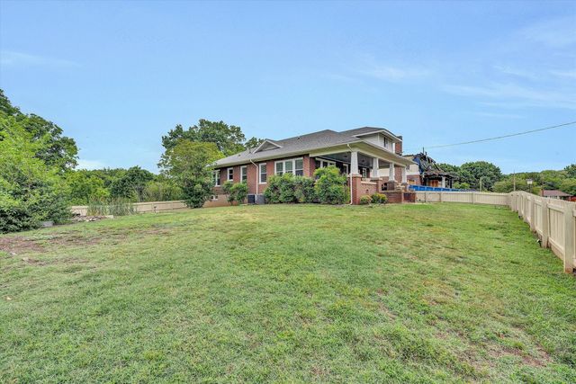 323 N Maple ST, Vinton, VA 24179