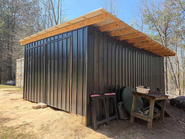 1042 BEAUTY RD, Bethel Springs, TN 38315