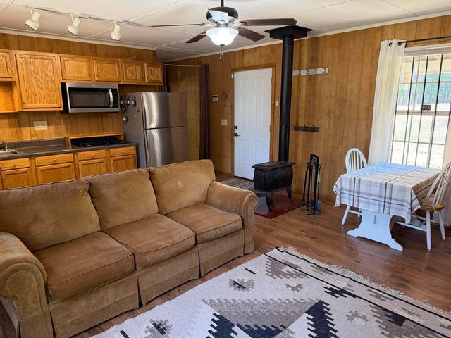 1042 BEAUTY RD, Bethel Springs, TN 38315