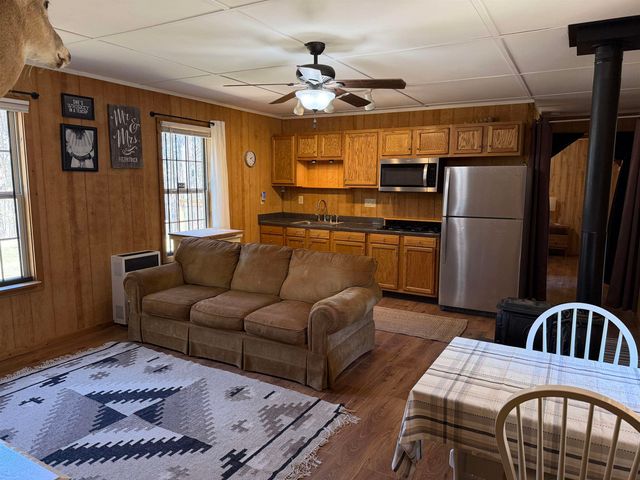 1042 BEAUTY RD, Bethel Springs, TN 38315