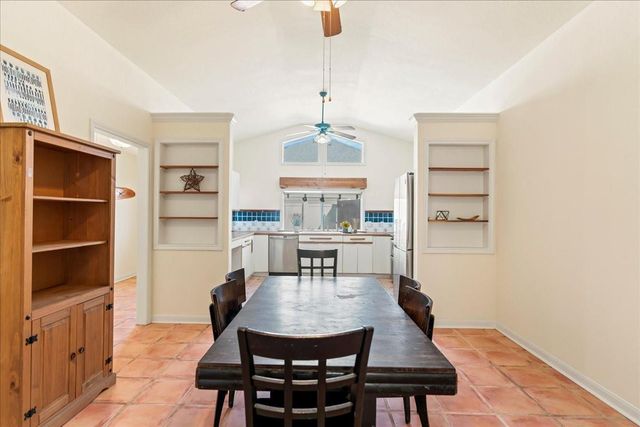 9 Ridgewood Circle, Wimberley, TX 78676