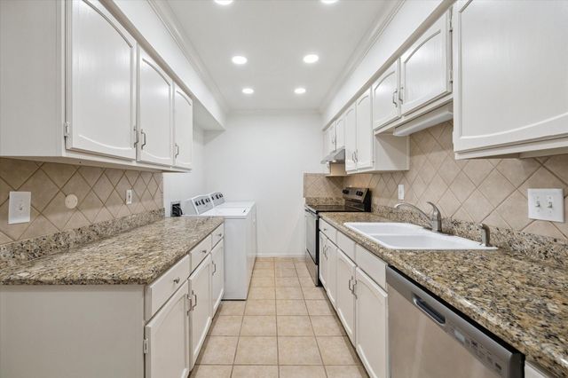 353 N Post Oak Lane 627, Houston, TX 77024