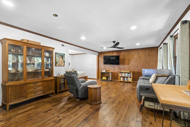 1035 Riverview Rd, Centerville, TN 37033