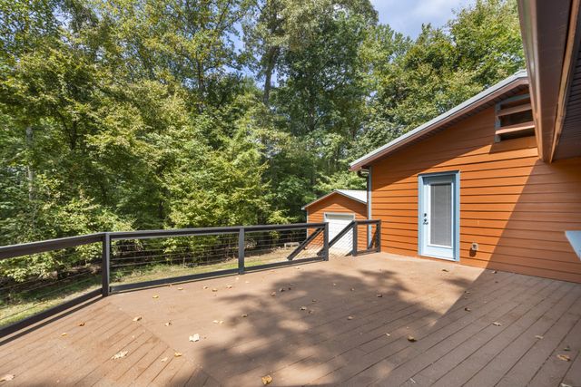 1035 Riverview Rd, Centerville, TN 37033