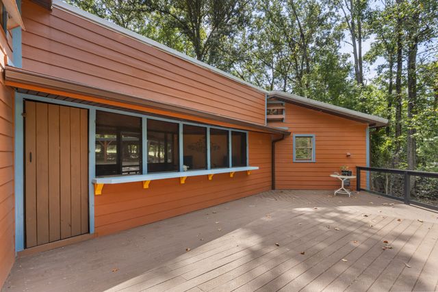 1035 Riverview Rd, Centerville, TN 37033