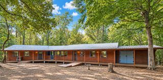 1035 Riverview Rd, Centerville, TN 37033