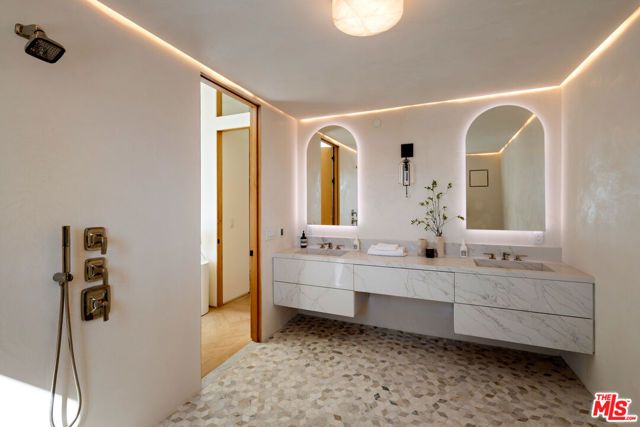 3699 Alta Mesa Drive, Studio City (los Angeles), CA 91604