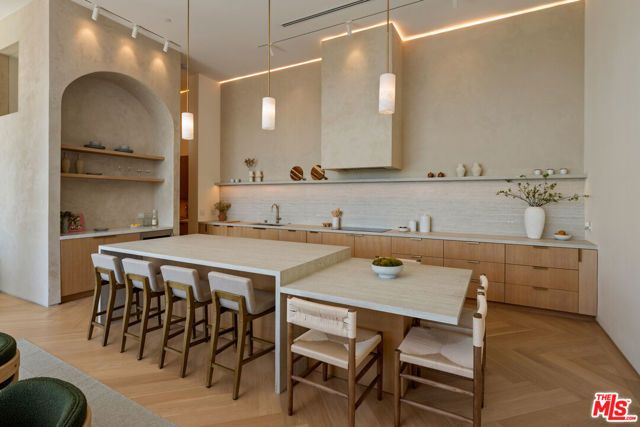 3699 Alta Mesa Drive, Studio City (los Angeles), CA 91604