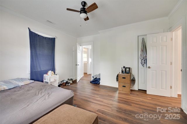 104 W Maryland Avenue, Bessemer City, NC 28016