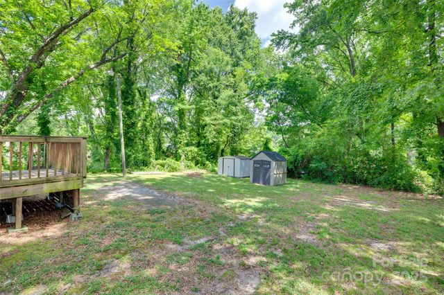 104 W Maryland Avenue, Bessemer City, NC 28016